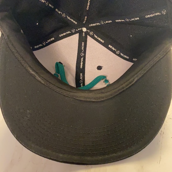 UH Manoa Omni hat 7 1/8 - Picture 8 of 8